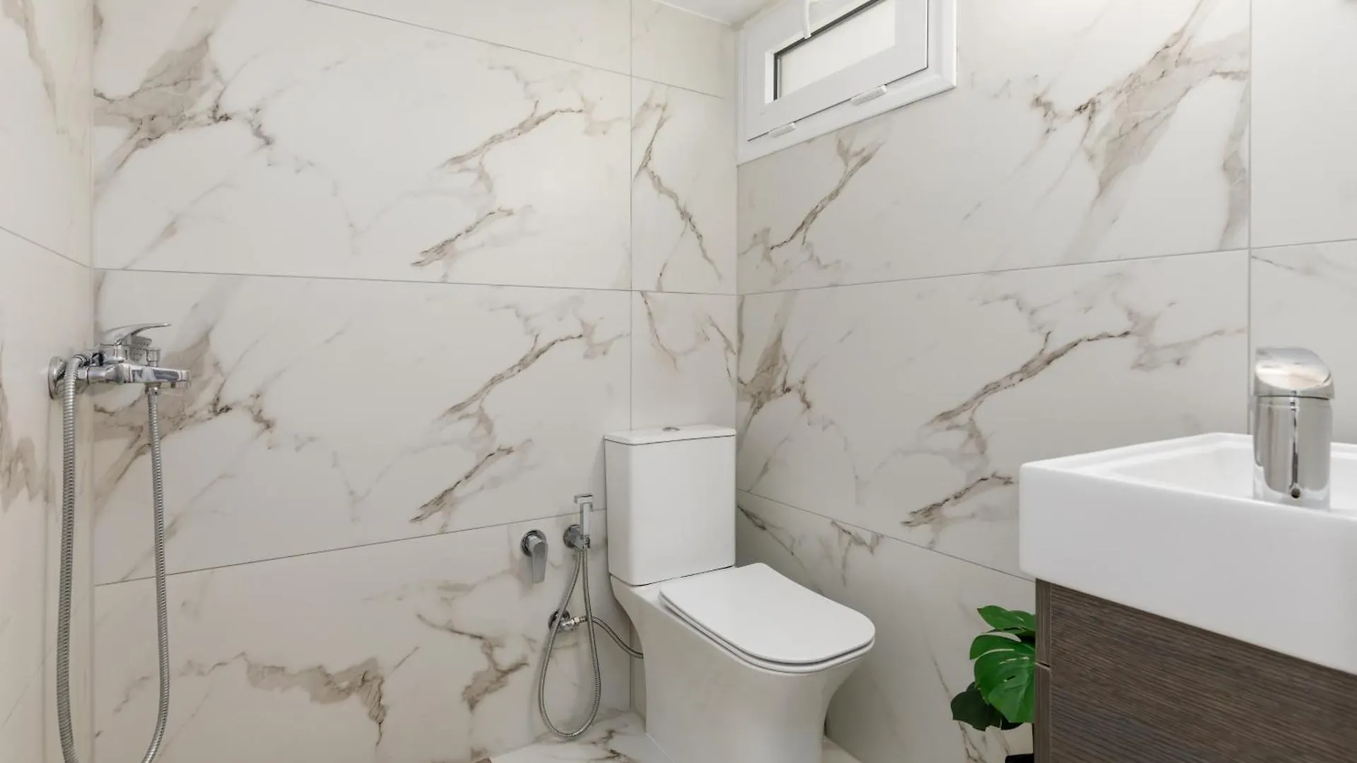 53 Central Luxury Apartment Kalamaria Thessaloniki 0*,  Greece